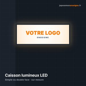 Caisson lumineux LED rectangulaire au-dessus d’une vitrine