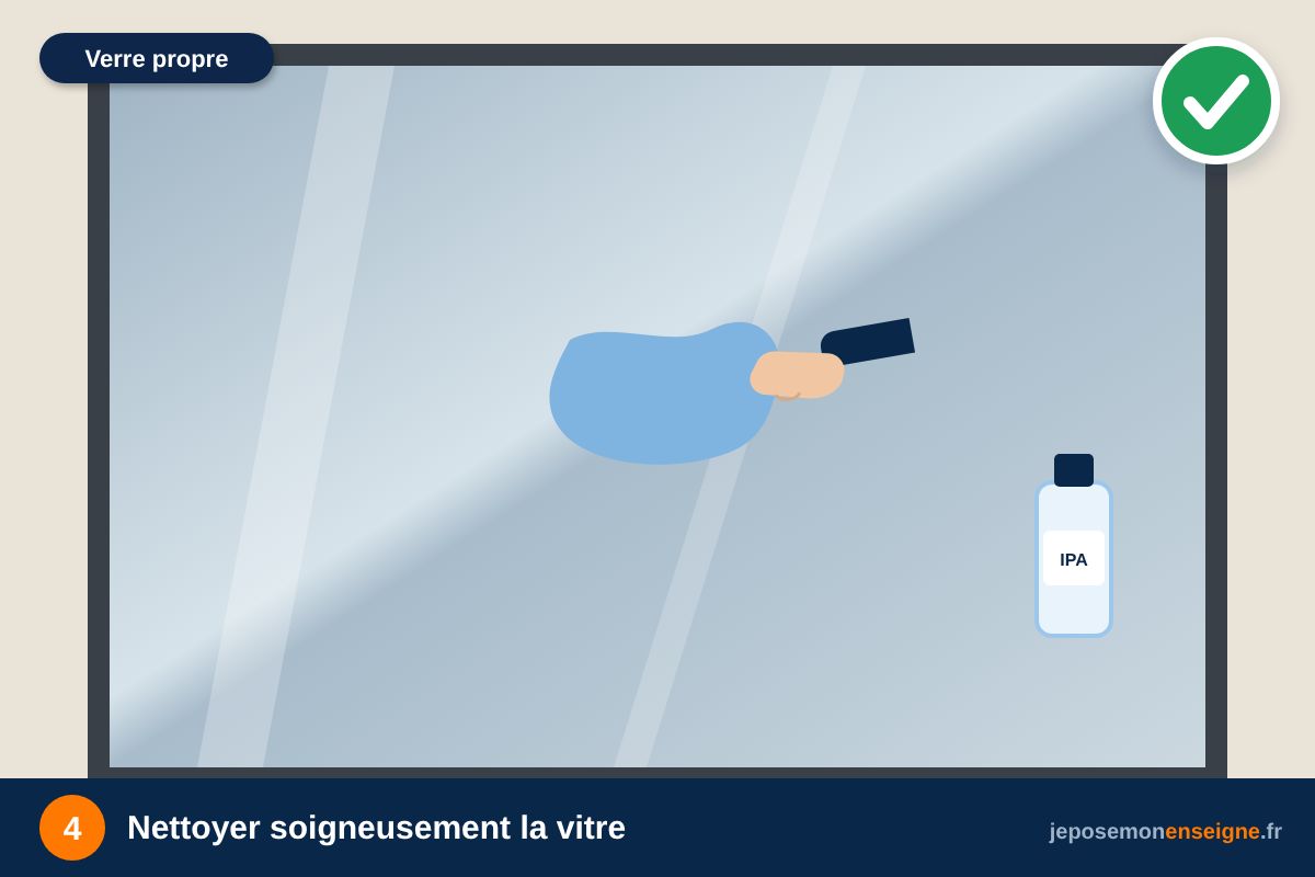 Nettoyer soigneusement la vitre – Comment poser un adhésif vitrine à sec