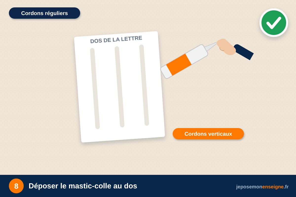 Déposer le mastic-colle au dos – Comment poser des lettres PVC collées sur une façade